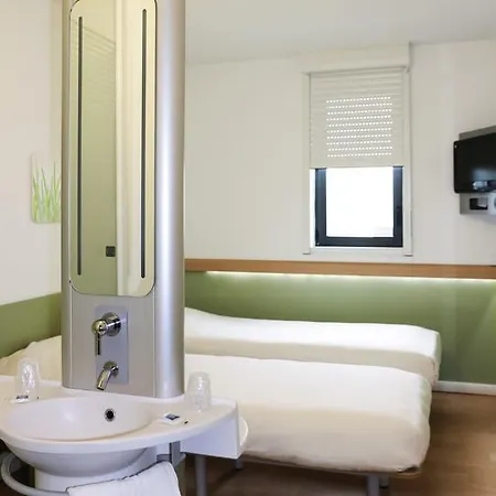 Ibis Budget - A61 2* Castelnaudary