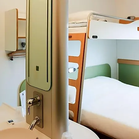 Ibis Budget - A61 מלון