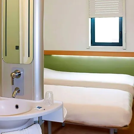 Hotel Ibis Budget - A61 2*